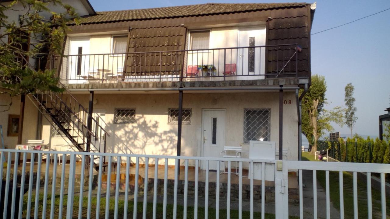 Vizparti Apartmanok Szántód Exterior foto